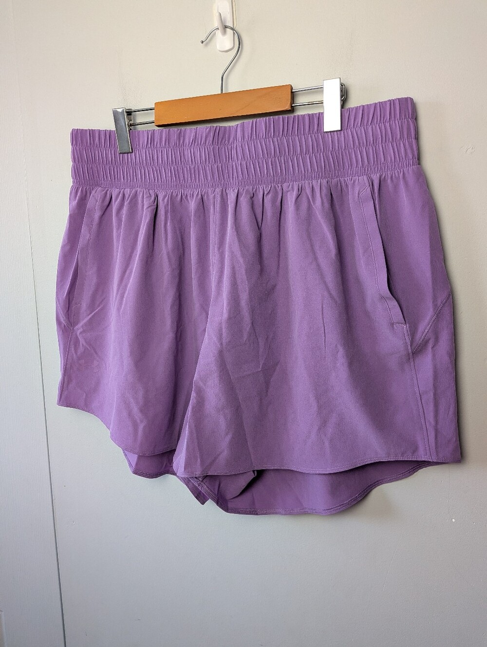 NWT ! UNDER ARMOUR Women Plus Size Active Short Size 1X Purple Color Athletic